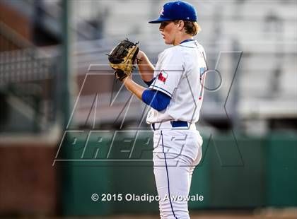 Thumbnail 2 in Oak Ridge vs. Rockwall (UIL 6A Regional Semifinal) photogallery.