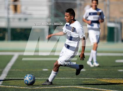 Thumbnail 2 in Los Alamos vs. Highland photogallery.
