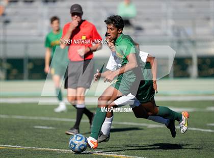 Thumbnail 2 in Los Alamos vs. Highland photogallery.