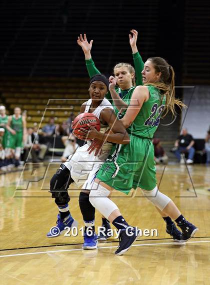 Thumbnail 3 in ThunderRidge vs. Highlands Ranch (CHSAA 5A Final) photogallery.