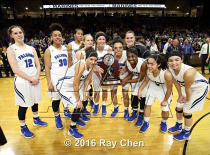 Thumbnail 3 in ThunderRidge vs. Highlands Ranch (CHSAA 5A Final) photogallery.
