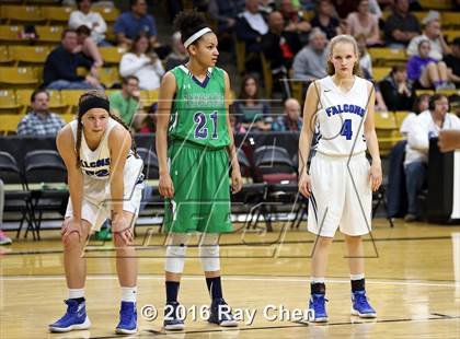 Thumbnail 2 in ThunderRidge vs. Highlands Ranch (CHSAA 5A Final) photogallery.