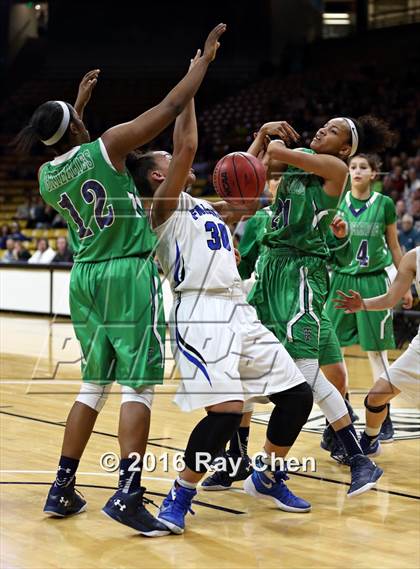 Thumbnail 1 in ThunderRidge vs. Highlands Ranch (CHSAA 5A Final) photogallery.