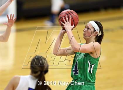 Thumbnail 1 in ThunderRidge vs. Highlands Ranch (CHSAA 5A Final) photogallery.