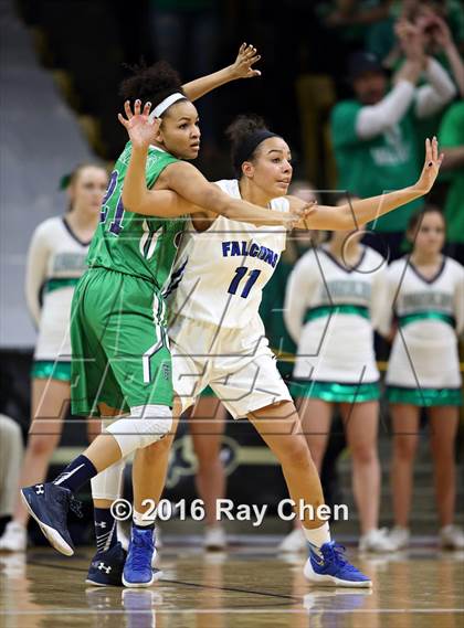 Thumbnail 1 in ThunderRidge vs. Highlands Ranch (CHSAA 5A Final) photogallery.