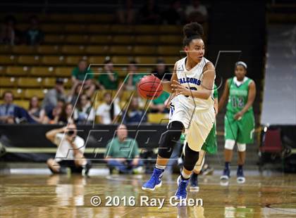 Thumbnail 2 in ThunderRidge vs. Highlands Ranch (CHSAA 5A Final) photogallery.