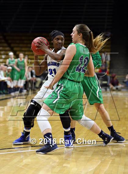 Thumbnail 1 in ThunderRidge vs. Highlands Ranch (CHSAA 5A Final) photogallery.