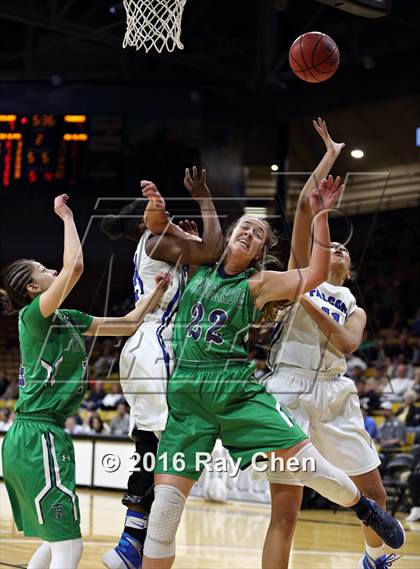 Thumbnail 1 in ThunderRidge vs. Highlands Ranch (CHSAA 5A Final) photogallery.