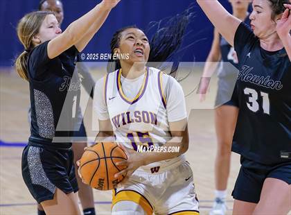 Thumbnail 3 in Houston vs. Wilson (She Got Game Classic) photogallery.