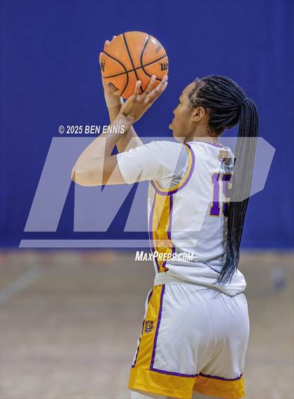 Thumbnail 2 in Houston vs. Wilson (She Got Game Classic) photogallery.
