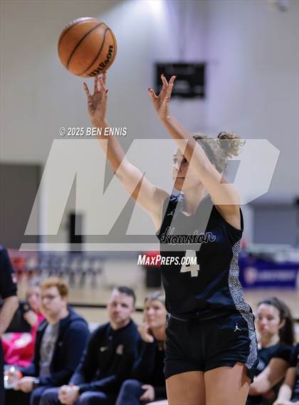 Thumbnail 3 in Houston vs. Wilson (She Got Game Classic) photogallery.