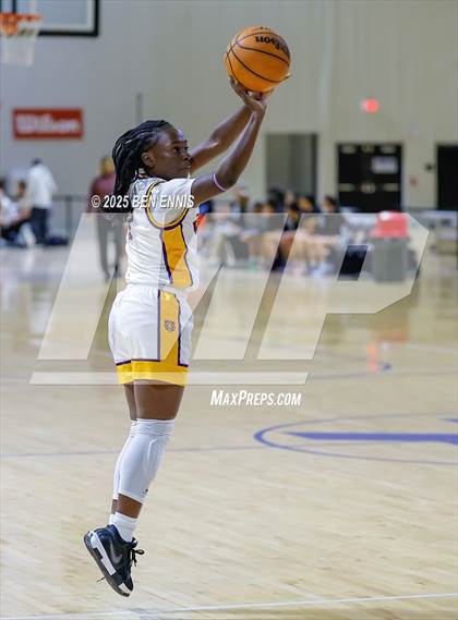 Thumbnail 1 in Houston vs. Wilson (She Got Game Classic) photogallery.