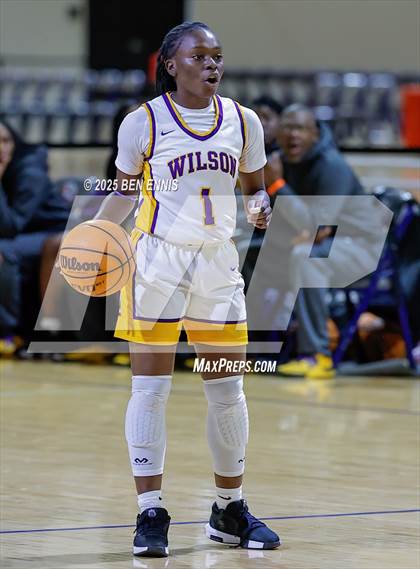 Thumbnail 1 in Houston vs. Wilson (She Got Game Classic) photogallery.