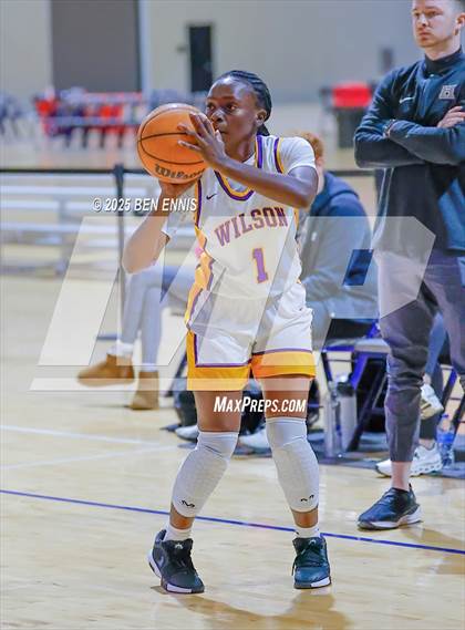 Thumbnail 1 in Houston vs. Wilson (She Got Game Classic) photogallery.