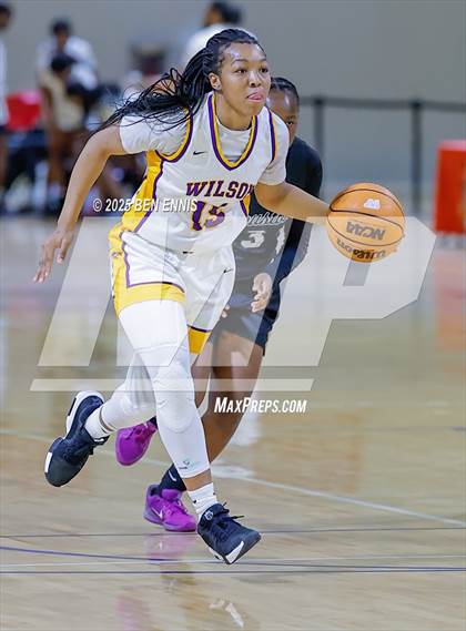 Thumbnail 3 in Houston vs. Wilson (She Got Game Classic) photogallery.