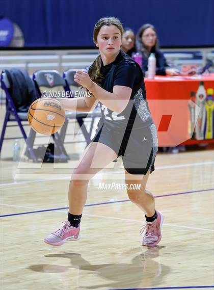 Thumbnail 2 in Houston vs. Wilson (She Got Game Classic) photogallery.