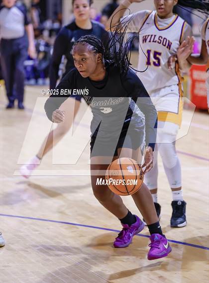Thumbnail 1 in Houston vs. Wilson (She Got Game Classic) photogallery.