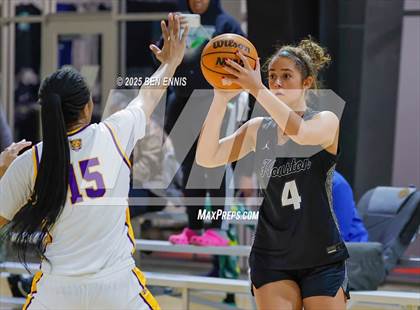 Thumbnail 1 in Houston vs. Wilson (She Got Game Classic) photogallery.