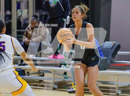 Thumbnail 2 in Houston vs. Wilson (She Got Game Classic) photogallery.