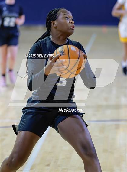Thumbnail 2 in Houston vs. Wilson (She Got Game Classic) photogallery.