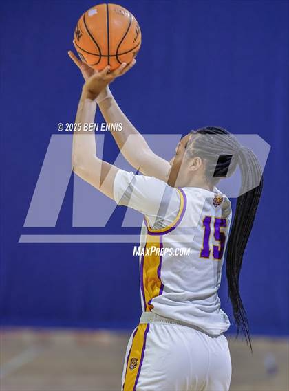 Thumbnail 1 in Houston vs. Wilson (She Got Game Classic) photogallery.