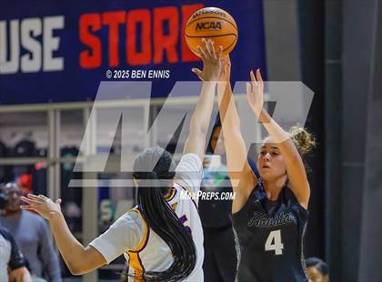 Thumbnail 2 in Houston vs. Wilson (She Got Game Classic) photogallery.