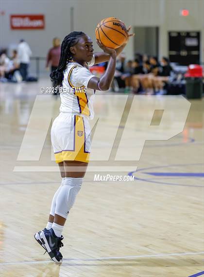 Thumbnail 2 in Houston vs. Wilson (She Got Game Classic) photogallery.