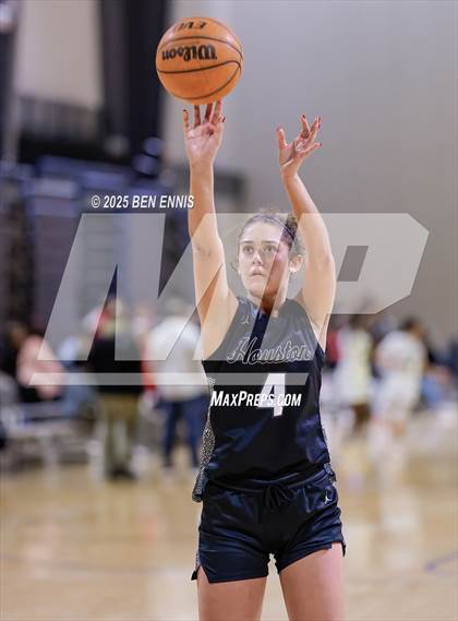 Thumbnail 2 in Houston vs. Wilson (She Got Game Classic) photogallery.