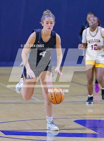Thumbnail 1 in Houston vs. Wilson (She Got Game Classic) photogallery.