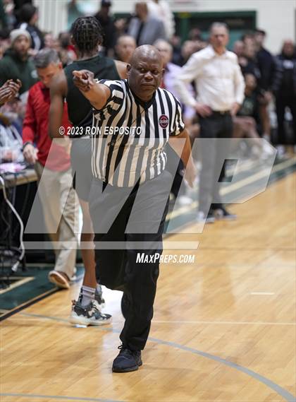 Thumbnail 2 in Brentwood vs Bellport (NYSPHSAA Section XI Class AA Semifinal)  photogallery.