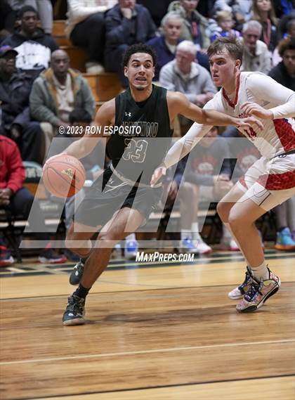 Thumbnail 2 in Brentwood vs Bellport (NYSPHSAA Section XI Class AA Semifinal)  photogallery.