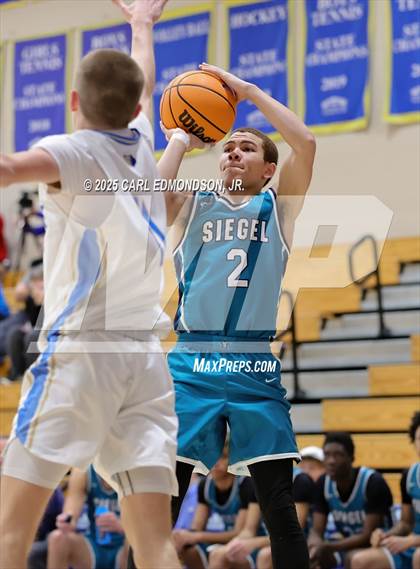Thumbnail 2 in Siegel @ Brentwood photogallery.