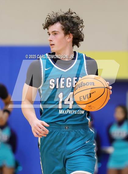 Thumbnail 1 in Siegel @ Brentwood photogallery.