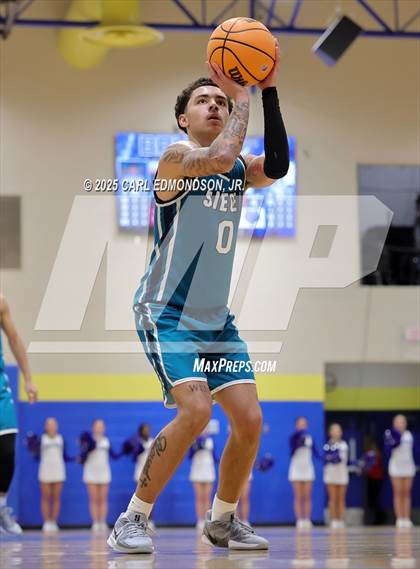 Thumbnail 3 in Siegel @ Brentwood photogallery.