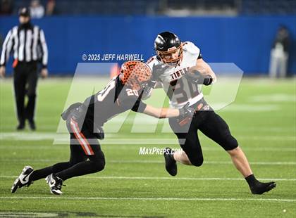 Thumbnail 3 in Liberty Center vs. Wheelersburg (OHSAA Division 5 Final) photogallery.