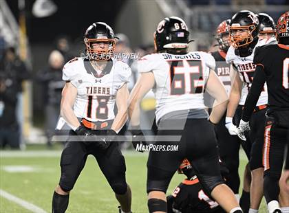 Thumbnail 2 in Liberty Center vs. Wheelersburg (OHSAA Division 5 Final) photogallery.