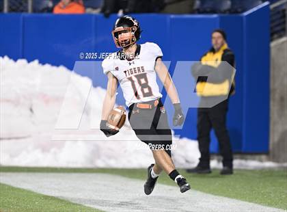 Thumbnail 1 in Liberty Center vs. Wheelersburg (OHSAA Division 5 Final) photogallery.