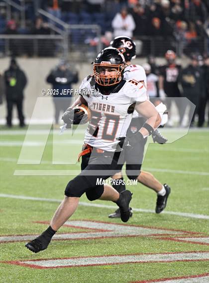 Thumbnail 3 in Liberty Center vs. Wheelersburg (OHSAA Division 5 Final) photogallery.