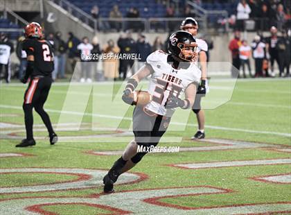 Thumbnail 2 in Liberty Center vs. Wheelersburg (OHSAA Division 5 Final) photogallery.