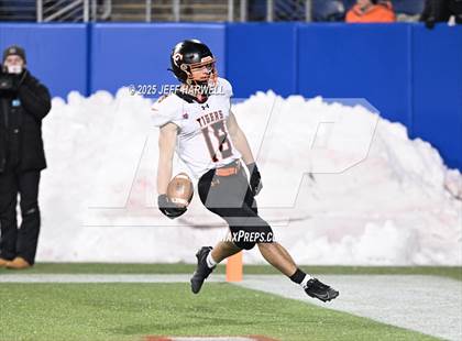 Thumbnail 2 in Liberty Center vs. Wheelersburg (OHSAA Division 5 Final) photogallery.