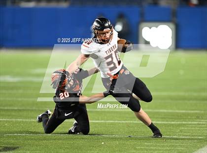 Thumbnail 2 in Liberty Center vs. Wheelersburg (OHSAA Division 5 Final) photogallery.