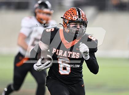 Thumbnail 3 in Liberty Center vs. Wheelersburg (OHSAA Division 5 Final) photogallery.