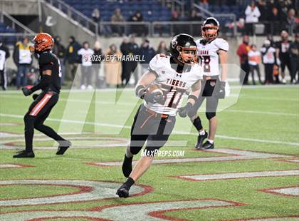 Thumbnail 1 in Liberty Center vs. Wheelersburg (OHSAA Division 5 Final) photogallery.