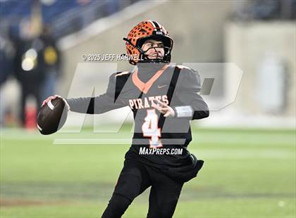 Thumbnail 1 in Liberty Center vs. Wheelersburg (OHSAA Division 5 Final) photogallery.
