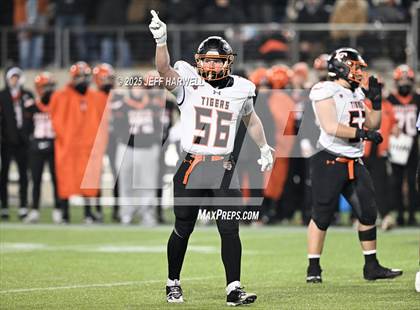 Thumbnail 2 in Liberty Center vs. Wheelersburg (OHSAA Division 5 Final) photogallery.