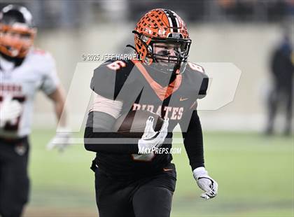 Thumbnail 2 in Liberty Center vs. Wheelersburg (OHSAA Division 5 Final) photogallery.