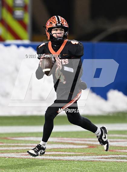 Thumbnail 3 in Liberty Center vs. Wheelersburg (OHSAA Division 5 Final) photogallery.