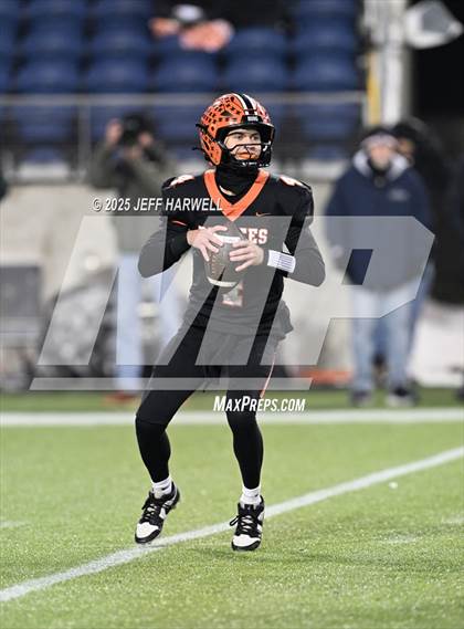 Thumbnail 3 in Liberty Center vs. Wheelersburg (OHSAA Division 5 Final) photogallery.