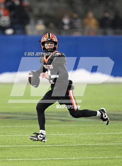 Thumbnail 3 in Liberty Center vs. Wheelersburg (OHSAA Division 5 Final) photogallery.