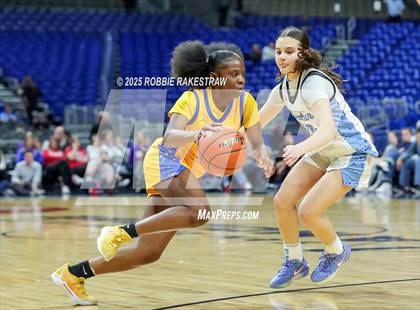 Thumbnail 1 in Decatur vs. La Vega (UIL 4A Basketball Division I Final) photogallery.